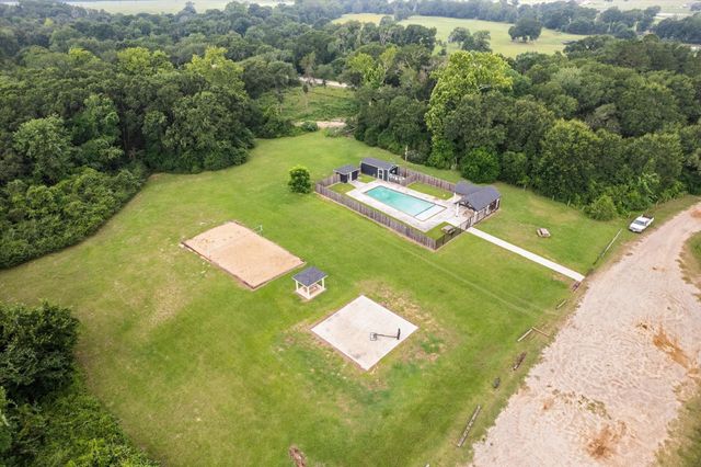 25301 Killarney Street, Hempstead, TX 77445