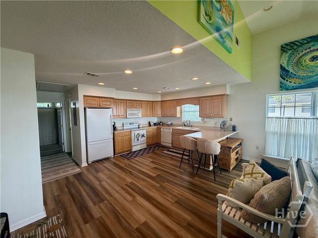 246 Old Mill Road E, Richmond Hill, GA 31324