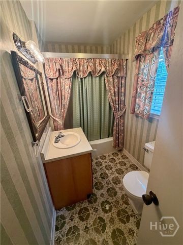 246 Old Mill Road E, Richmond Hill, GA 31324