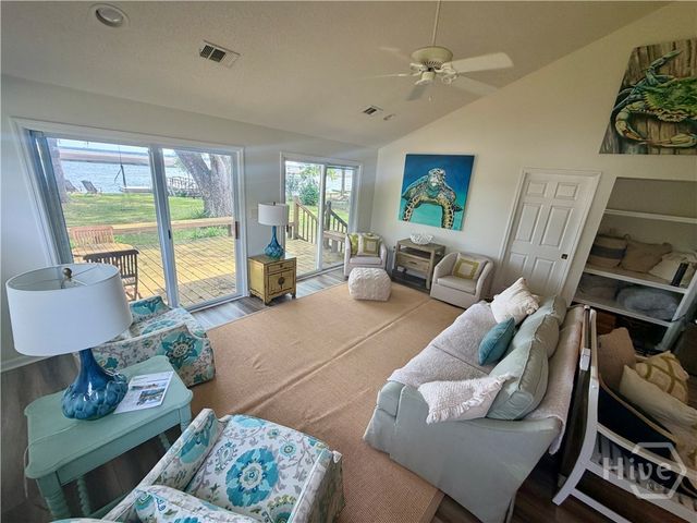 246 Old Mill Road E, Richmond Hill, GA 31324