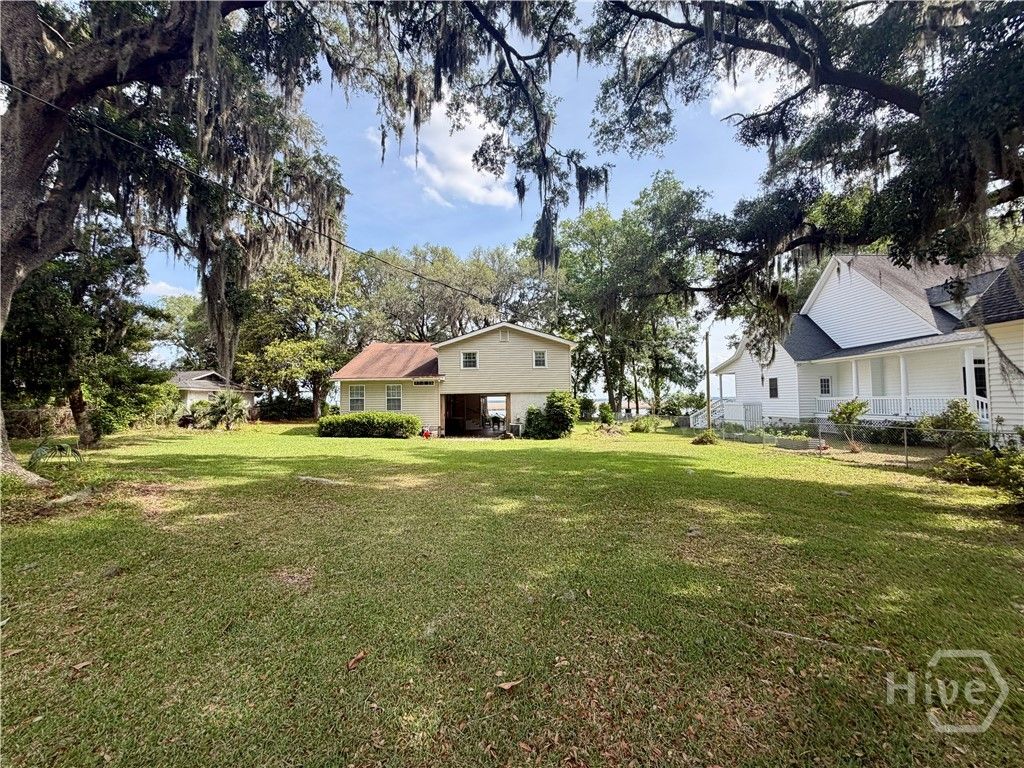 Image 2 of property listing at 246 Old Mill Road E, Richmond Hill, GA 31324