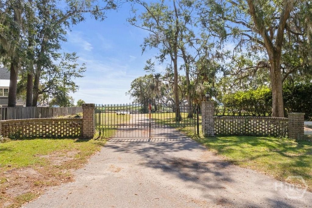 Image 31 of property listing at 246 Old Mill Road E, Richmond Hill, GA 31324