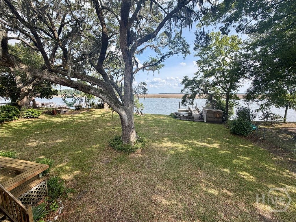 Image 7 of property listing at 246 Old Mill Road E, Richmond Hill, GA 31324