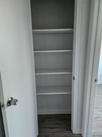 807 Wind Brooke Drive, Arlington, TX 76001