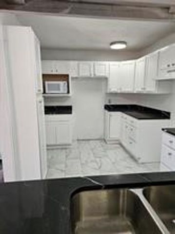 807 Wind Brooke Drive, Arlington, TX 76001