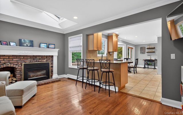 18 Canterbury Lane, Nesconset, NY 11767