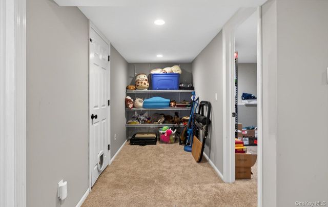 18 Canterbury Lane, Nesconset, NY 11767