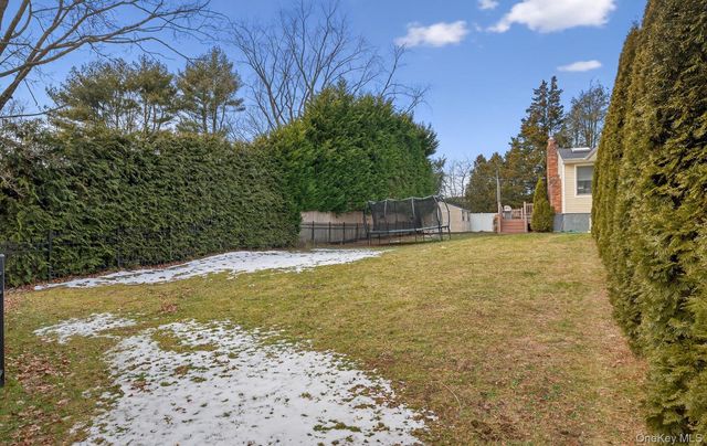 18 Canterbury Lane, Nesconset, NY 11767