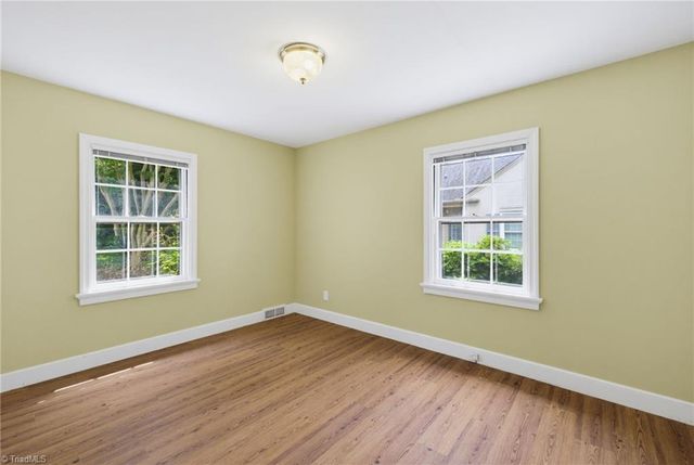 112 W Avondale Drive, Greensboro, NC 27403