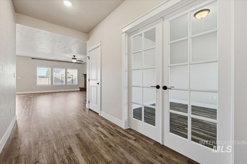 7645 E Iroquois Street, Nampa, ID 83687 photo 4