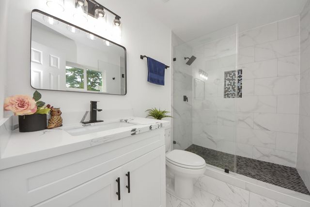 101 Talisman Street, Lake Jackson, TX 77566