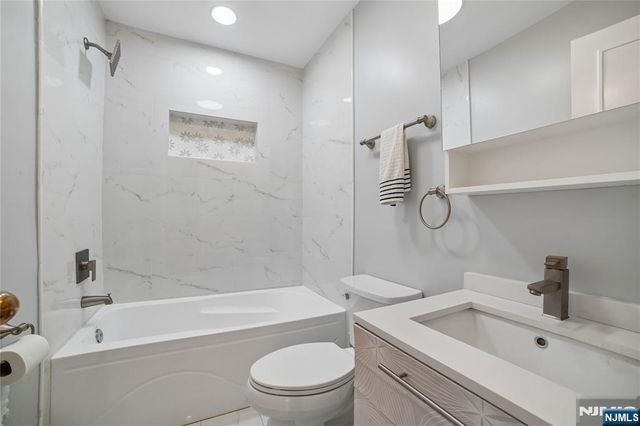 25 Tremont Terrace, Livingston, NJ 07039