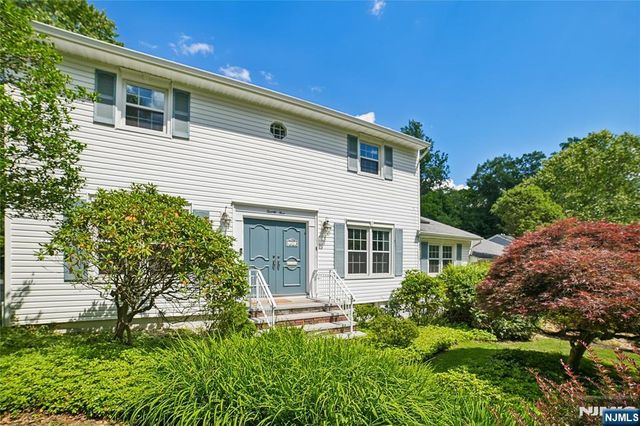 25 Tremont Terrace, Livingston, NJ 07039