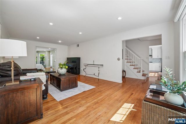 25 Tremont Terrace, Livingston, NJ 07039