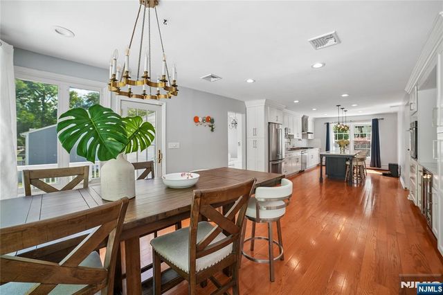 25 Tremont Terrace, Livingston, NJ 07039
