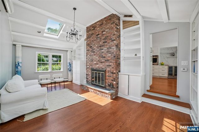 25 Tremont Terrace, Livingston, NJ 07039
