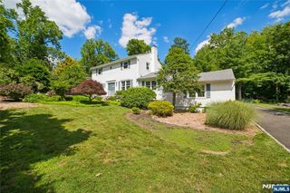 25 Tremont Terrace, Livingston, NJ 07039