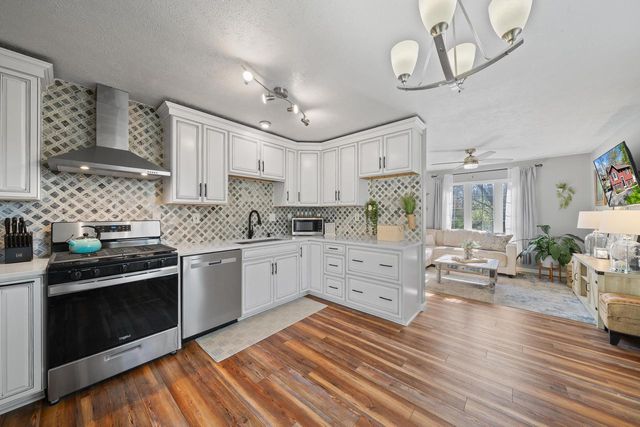 N3311 Queen ROAD, Lake Geneva, WI 53147