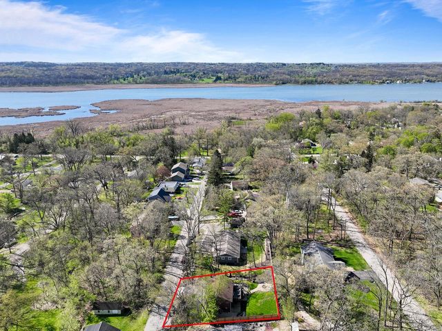 N3311 Queen ROAD, Lake Geneva, WI 53147