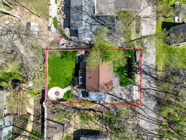 N3311 Queen ROAD, Lake Geneva, WI 53147