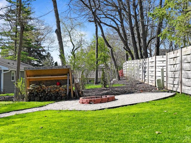 N3311 Queen ROAD, Lake Geneva, WI 53147