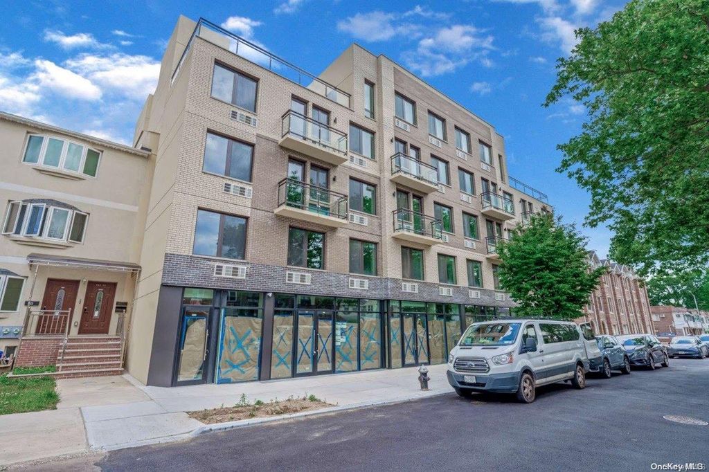 163-07 72 Avenue 2A, Fresh Meadows, NY 11365
