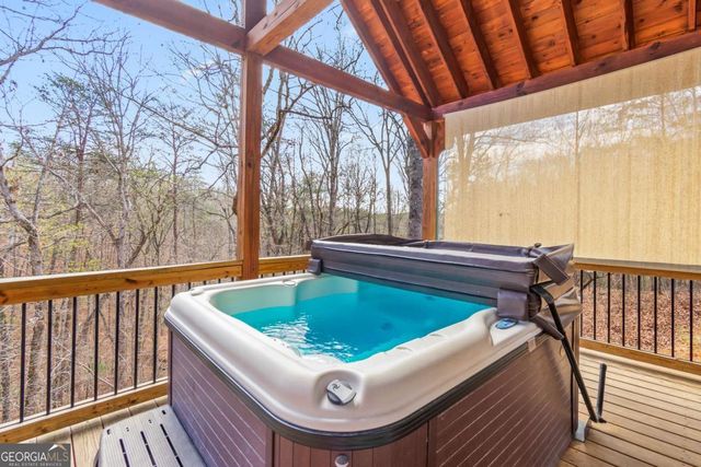 281 Maple Ridge Road, Cleveland, GA 30528