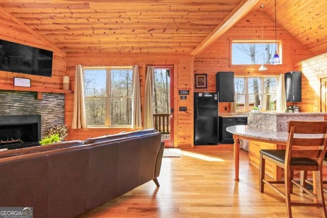 281 Maple Ridge Road, Cleveland, GA 30528