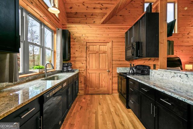 281 Maple Ridge Road, Cleveland, GA 30528