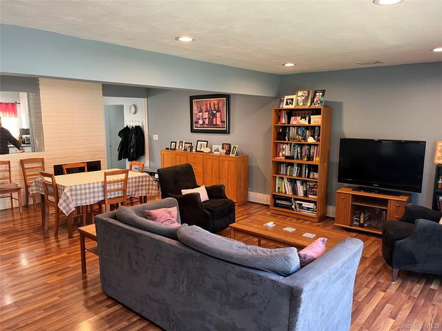 49 Flagstone Lane, Westbury, NY 11590