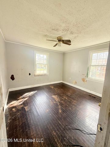 354 Walthall Street, Grenada, MS 38901