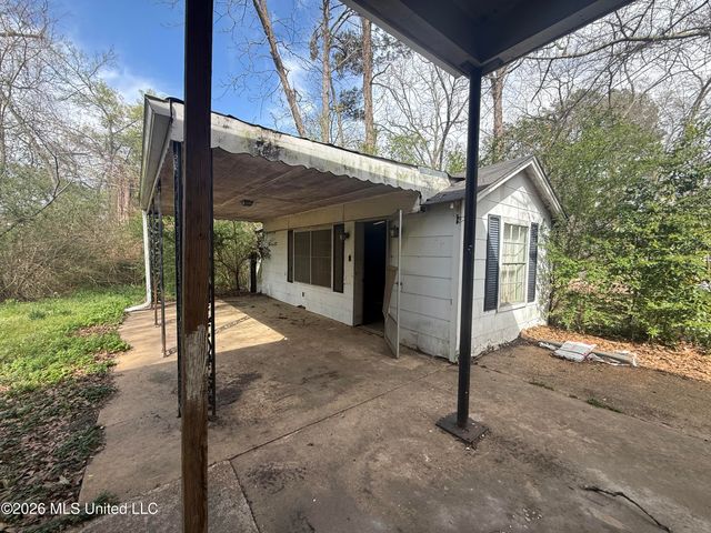 354 Walthall Street, Grenada, MS 38901