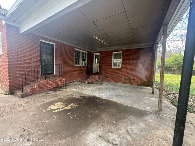 354 Walthall Street, Grenada, MS 38901