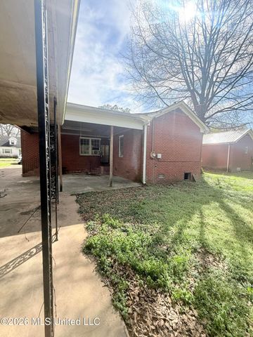 354 Walthall Street, Grenada, MS 38901