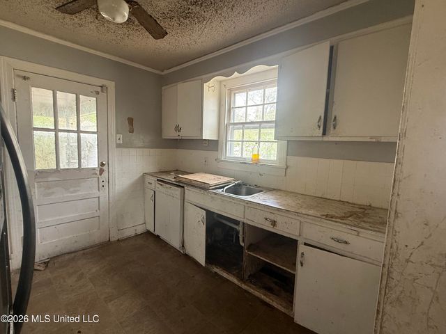 354 Walthall Street, Grenada, MS 38901