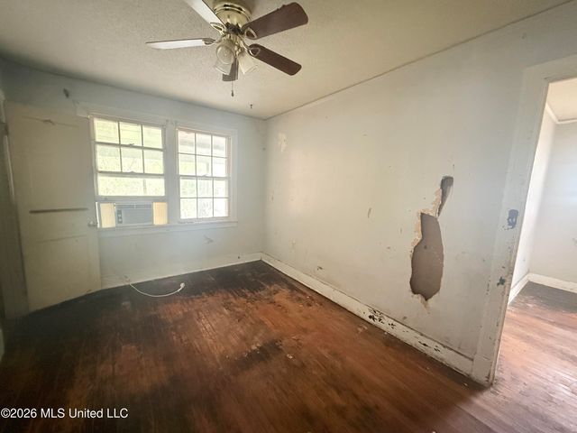 354 Walthall Street, Grenada, MS 38901