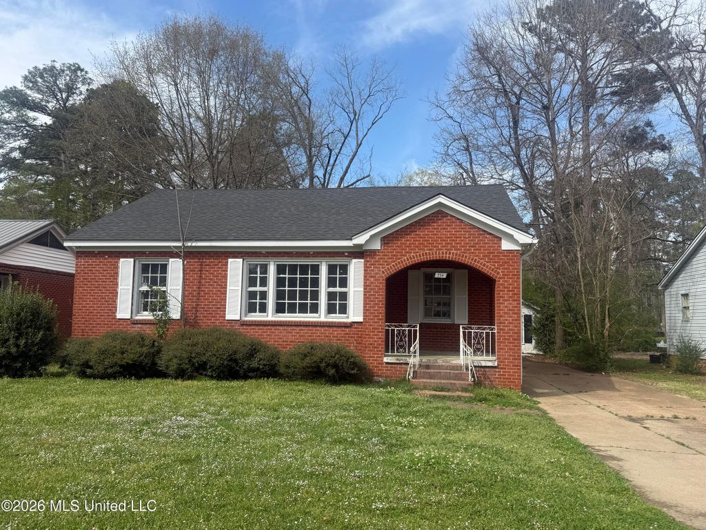 354 Walthall Street, Grenada, MS 38901