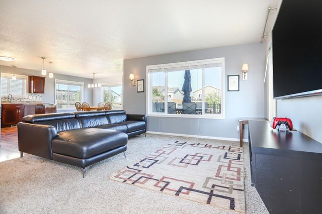 4509 W 11th Street W, West Fargo, ND 58078