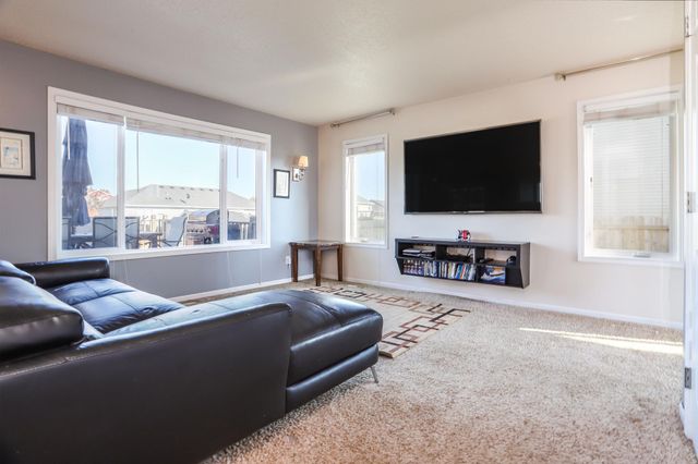 4509 W 11th Street W, West Fargo, ND 58078