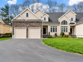 77 Fairway View Dr 77, Sutton, MA 01590