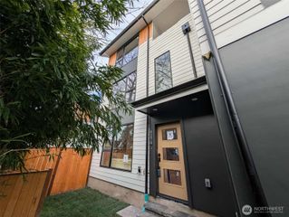 6547 11th Avenue NW #B, Seattle, WA 98117