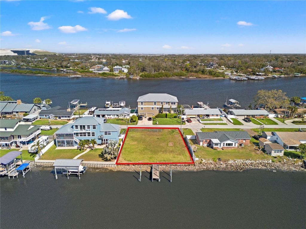 Image 18 of property listing at 8603 MAGNOLIA STREET, Gibsonton, FL 33534