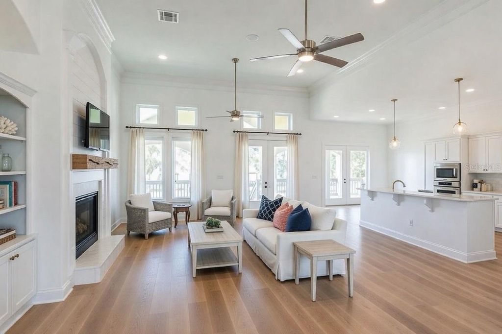 Image 4 of property listing at 8603 MAGNOLIA STREET, Gibsonton, FL 33534