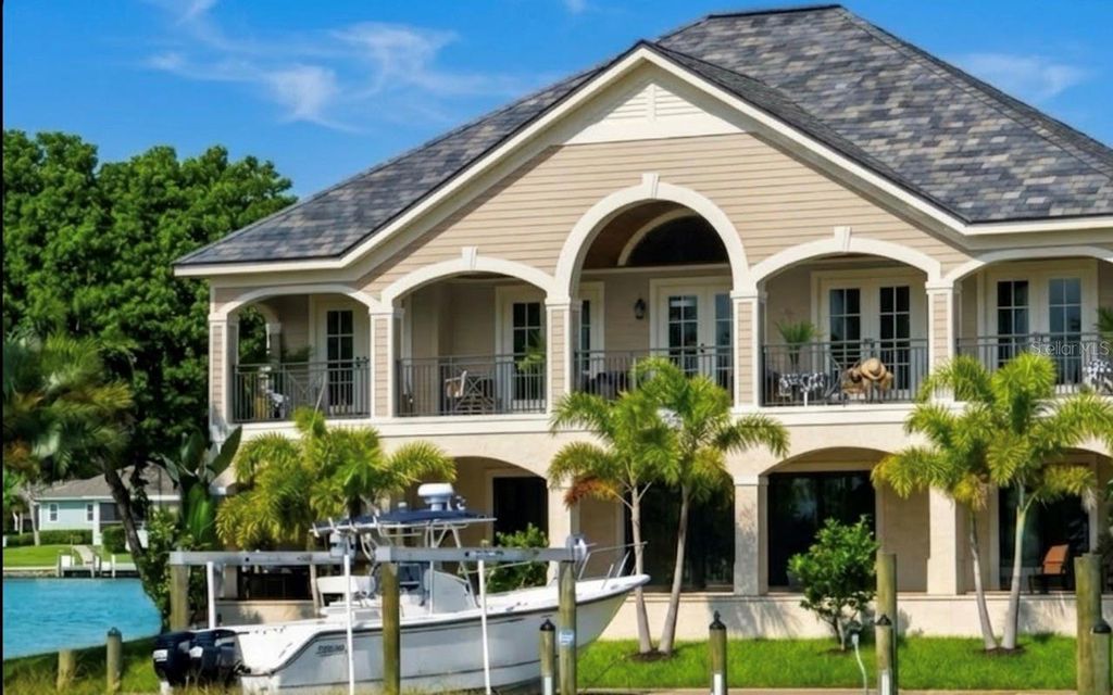 Image 5 of property listing at 8603 MAGNOLIA STREET, Gibsonton, FL 33534