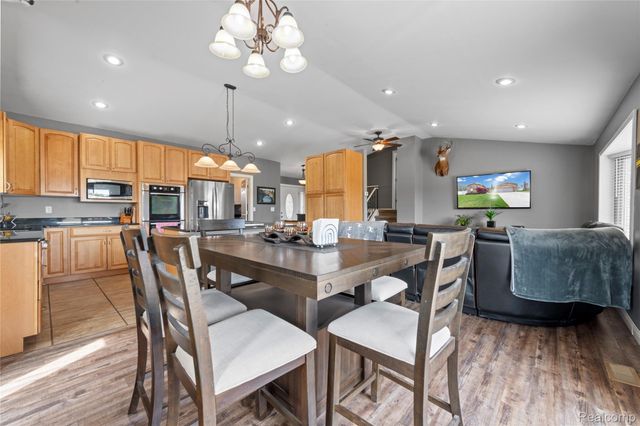 17621 Brentwood Drive, Riverview, MI 48193
