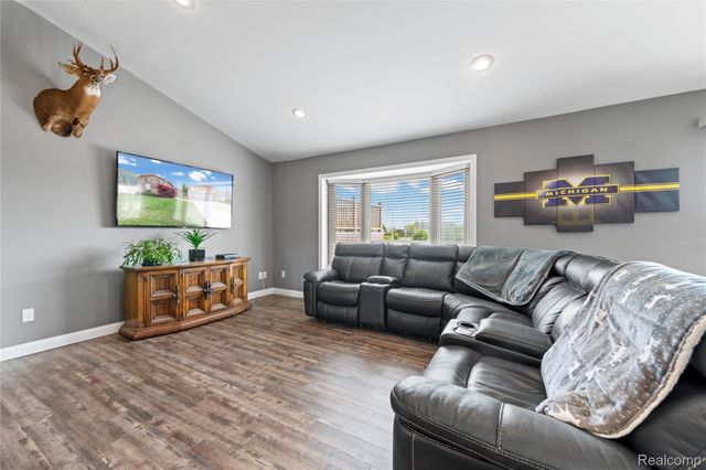 17621 Brentwood Drive, Riverview, MI 48193