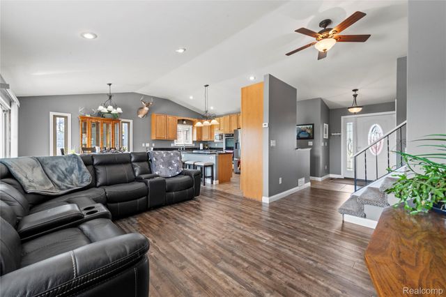 17621 Brentwood Drive, Riverview, MI 48193