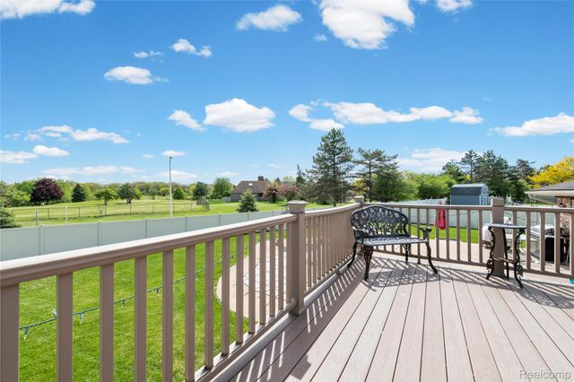 17621 Brentwood Drive, Riverview, MI 48193
