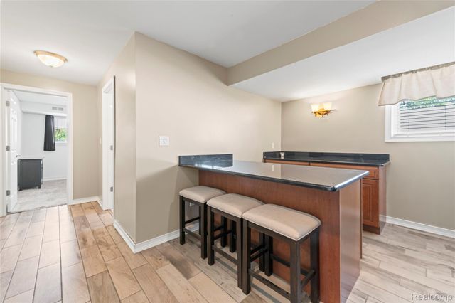 17621 Brentwood Drive, Riverview, MI 48193