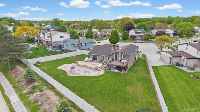 17621 Brentwood Drive, Riverview, MI 48193